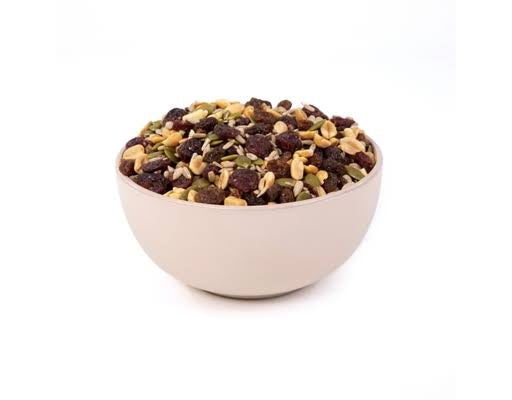 Wellsley Farms Organic Trail Mix, 20 oz. – alternate product view 4