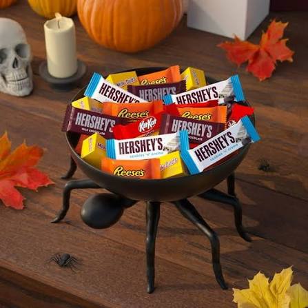 Hershey's Assorted Flavored Halloween Candy Bulk Bag, 365 ct. – alternate product view 2
