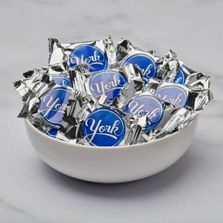 York Snack Size Dark Chocolate Peppermint Patties Bulk Box, 175 pk./0.84 oz. – alternate product view 3