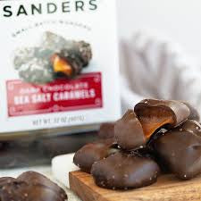 Sanders Dark Chocolate Caramel Sea Salt Tub, 28 oz. – alternate product view 3