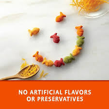 Goldfish sweet and savory variety snack packs: assorted crackers beside no artificial flavors callout